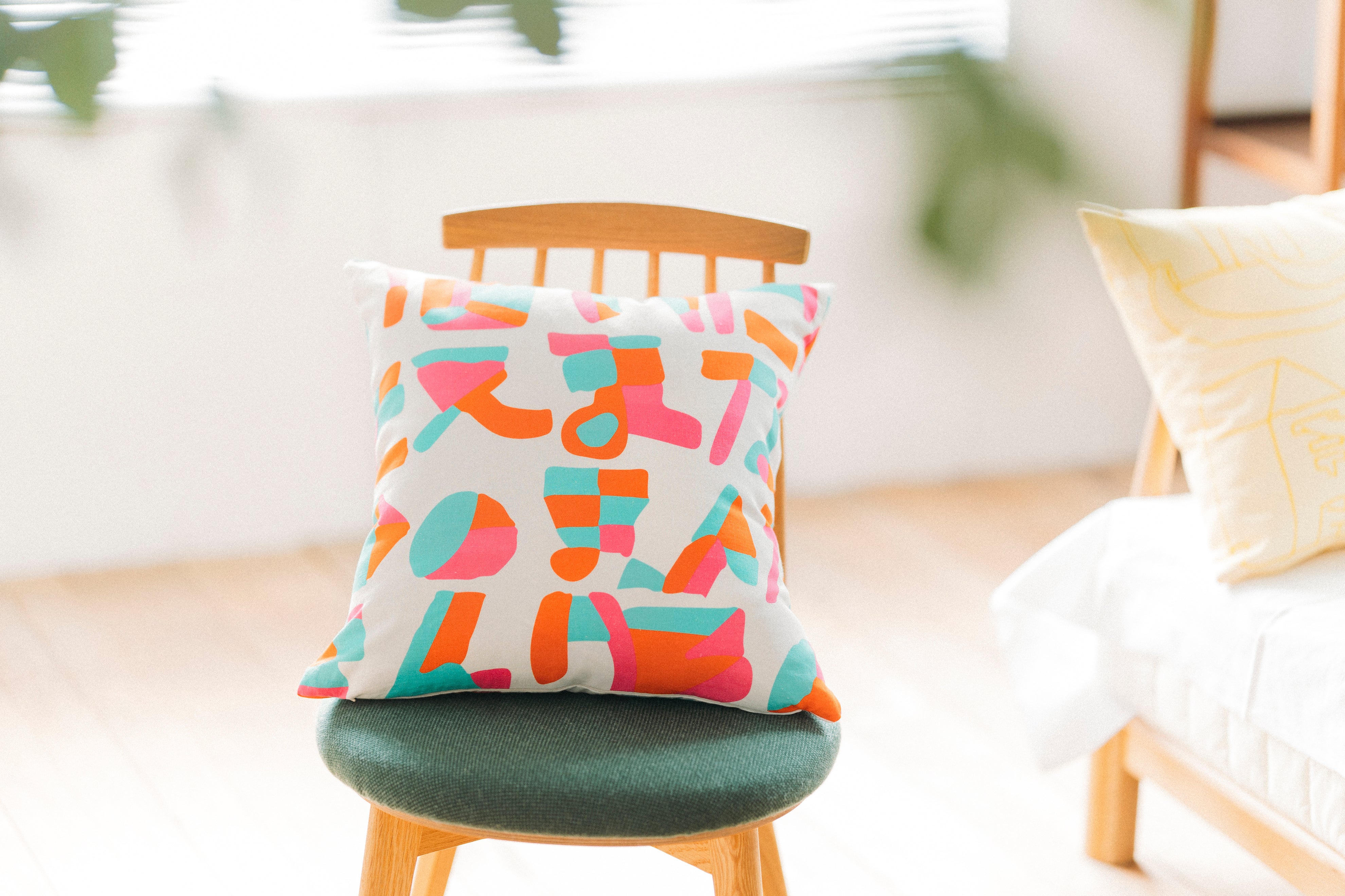 ❤️ゆず❤️ 三角鍋つかみ　エコティッシュカバー　巾着　テトラポーチ DIY] Triangular pouch made with one zipper (Tetra pouch