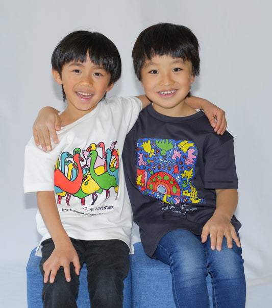 【For the world, We adventure】クルーネックTシャツ フラミンゴ (キッズ)