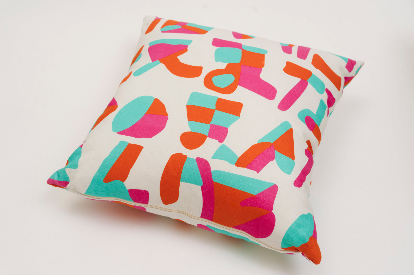 CUSHION 〈 hiragana 〉